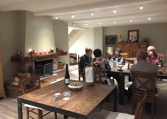 Gasthuis La Pierre D'eau 3*